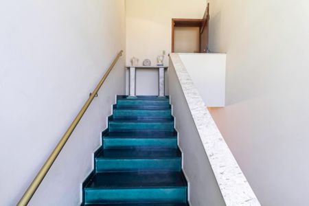 Casa à venda com 2000m², 7 quartos e 8 vagasEscada