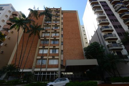 Apartamento para alugar com 50m², 1 quarto e 1 vagaFachada e portaria