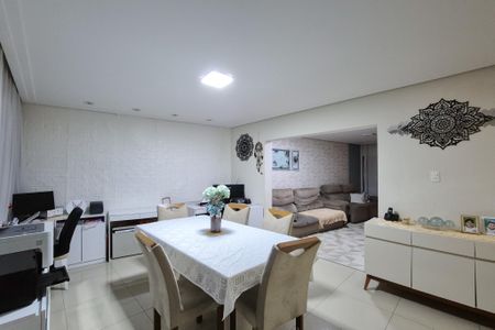 Casa à venda com 236m², 3 quartos e 3 vagasCopa