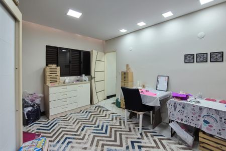 Casa à venda com 236m², 3 quartos e 3 vagasSuíte 3