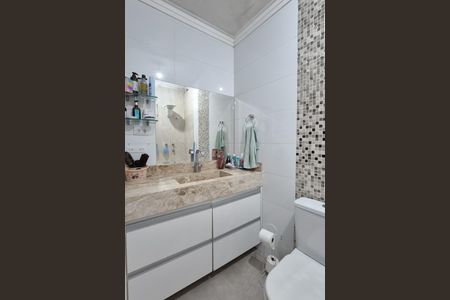 Casa à venda com 236m², 3 quartos e 3 vagasBanheiro da Suíte 1