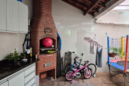 Casa à venda com 236m², 3 quartos e 3 vagasQuintal