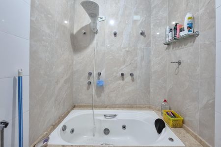 Casa à venda com 236m², 3 quartos e 3 vagasBanheiro da Suíte 1