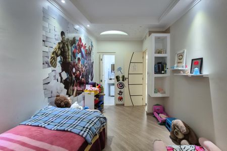 Casa à venda com 236m², 3 quartos e 3 vagasSuíte 2