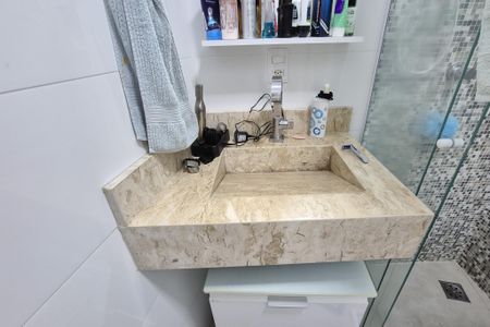 Casa à venda com 236m², 3 quartos e 3 vagasBanheiro da Suíte 2