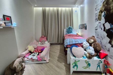 Casa à venda com 236m², 3 quartos e 3 vagasSuíte 2