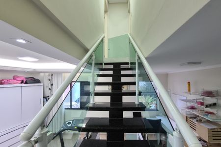 Casa à venda com 236m², 3 quartos e 3 vagasacesso a suíte 3