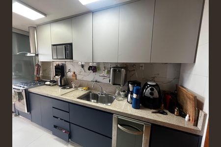 Apartamento para alugar com 93m², 4 quartos e 2 vagas Apartamento para alugar com 93m², 4 quartos e 2 vagasCozinha