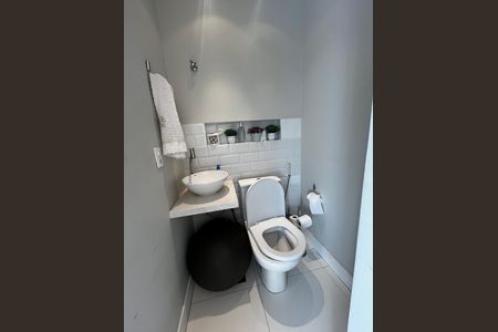 Apartamento para alugar com 93m², 4 quartos e 2 vagas Apartamento para alugar com 93m², 4 quartos e 2 vagasBanheiro Social