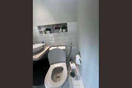 Apartamento para alugar com 93m², 4 quartos e 2 vagas Apartamento para alugar com 93m², 4 quartos e 2 vagasBanheiro Social