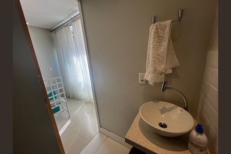 Apartamento para alugar com 93m², 4 quartos e 2 vagas Apartamento para alugar com 93m², 4 quartos e 2 vagasBanheiro Social