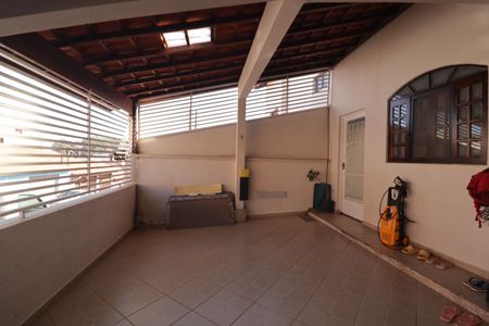 Casa à venda com 160m², 3 quartos e 2 vagasGaragem