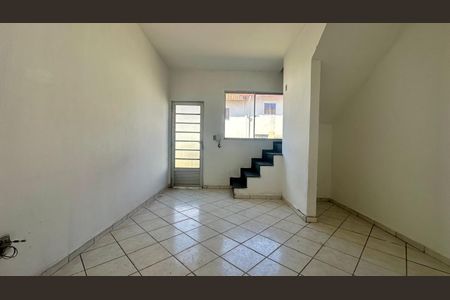 Casa à venda com 50m², 2 quartos e 1 vagaSala