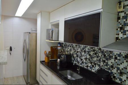Apartamento à venda com 110m², 4 quartos e 2 vagas Apartamento à venda com 110m², 4 quartos e 2 vagasCozinha