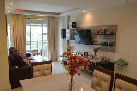 Apartamento à venda com 110m², 4 quartos e 2 vagas Apartamento à venda com 110m², 4 quartos e 2 vagasSala