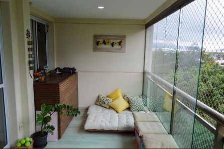 Apartamento à venda com 110m², 4 quartos e 2 vagas Apartamento à venda com 110m², 4 quartos e 2 vagasVaranda