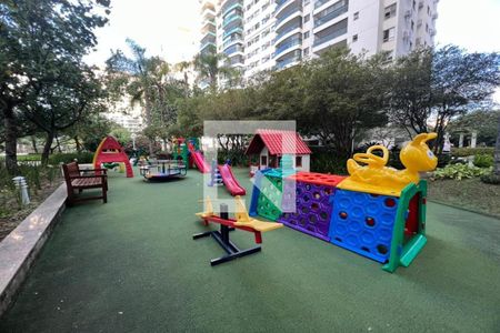 Apartamento à venda com 110m², 4 quartos e 2 vagas Apartamento à venda com 110m², 4 quartos e 2 vagasÁrea comum - Playground