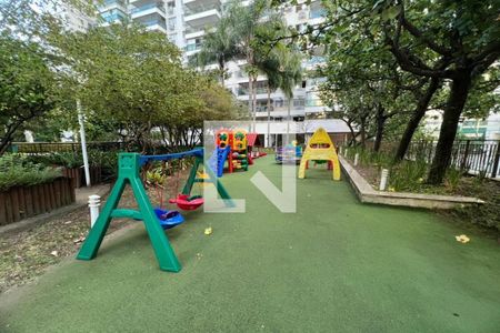 Apartamento à venda com 110m², 4 quartos e 2 vagas Apartamento à venda com 110m², 4 quartos e 2 vagasÁrea comum - Playground