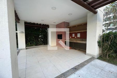 Apartamento à venda com 110m², 4 quartos e 2 vagas Apartamento à venda com 110m², 4 quartos e 2 vagasÁrea comum - Churrasqueira