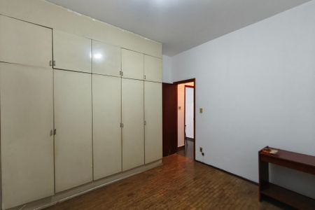Casa à venda com 157m², 4 quartos e 2 vagasQuarto 1