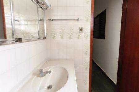 Casa à venda com 157m², 4 quartos e 2 vagasBanheiro Suíte 2