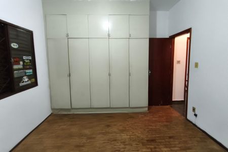 Casa à venda com 157m², 4 quartos e 2 vagasQuarto 1