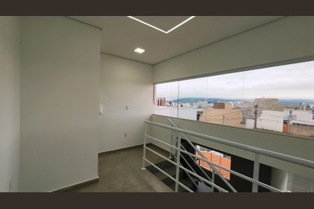 Casa de condomínio à venda com 184m², 4 quartos e 3 vagasCorredor