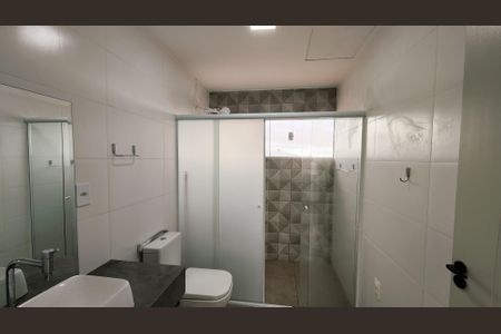 Casa de condomínio à venda com 184m², 4 quartos e 3 vagasBanheiro
