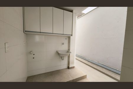 Casa de condomínio à venda com 184m², 4 quartos e 3 vagasÁrea de Serviço