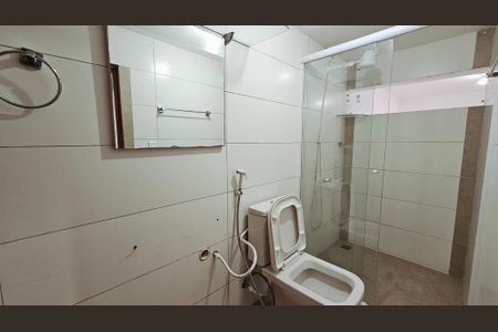 Casa de condomínio à venda com 184m², 4 quartos e 3 vagasBanheiro 3