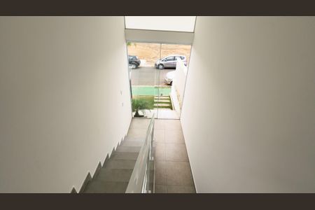 Casa de condomínio à venda com 184m², 4 quartos e 3 vagasCorredor