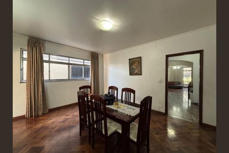 Casa à venda com 316m², 6 quartos e 3 vagas Casa à venda com 316m², 6 quartos e 3 vagasFoto 10