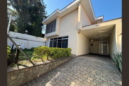 Casa à venda com 316m², 6 quartos e 3 vagas Casa à venda com 316m², 6 quartos e 3 vagasFoto 01