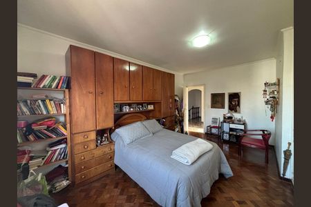 Casa à venda com 316m², 6 quartos e 3 vagas Casa à venda com 316m², 6 quartos e 3 vagasFoto 17