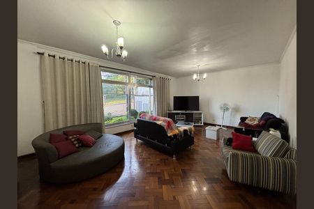 Casa à venda com 316m², 6 quartos e 3 vagas Casa à venda com 316m², 6 quartos e 3 vagasFoto 07