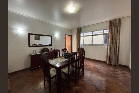 Casa à venda com 316m², 6 quartos e 3 vagas Casa à venda com 316m², 6 quartos e 3 vagasFoto 09