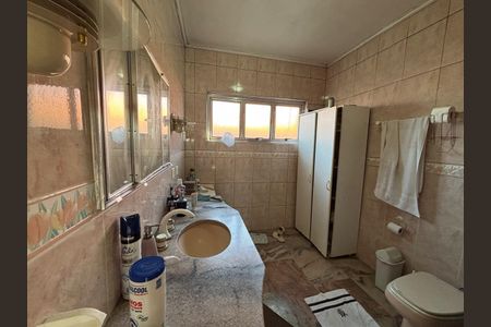 Casa à venda com 316m², 6 quartos e 3 vagas Casa à venda com 316m², 6 quartos e 3 vagasFoto 38