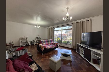 Casa à venda com 316m², 6 quartos e 3 vagas Casa à venda com 316m², 6 quartos e 3 vagasFoto 05