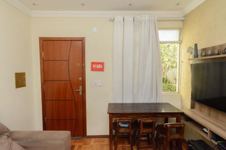 Apartamento à venda com 76m², 2 quartos e 1 vaga Apartamento à venda com 76m², 2 quartos e 1 vagaSala