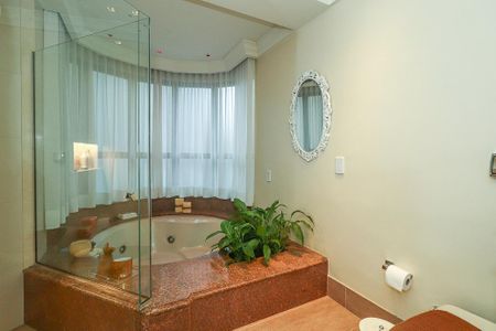 Apartamento para alugar com 304m², 3 quartos e 4 vagasBanheiro Suíte master