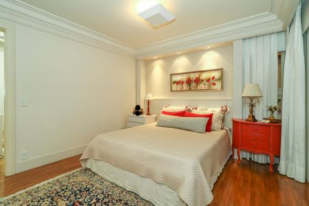 Apartamento para alugar com 304m², 3 quartos e 4 vagasSuíte master
