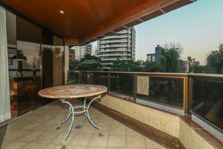 Apartamento para alugar com 304m², 3 quartos e 4 vagasVaranda da Sala