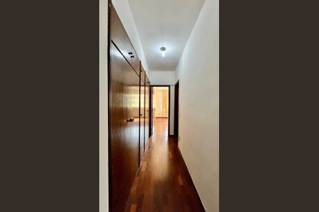 Apartamento à venda com 185m², 4 quartos e 2 vagas Apartamento à venda com 185m², 4 quartos e 2 vagasCorredor