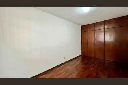 Apartamento à venda com 185m², 4 quartos e 2 vagas Apartamento à venda com 185m², 4 quartos e 2 vagasQuarto 3