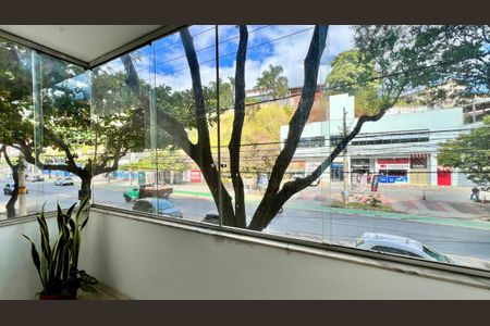 Apartamento à venda com 185m², 4 quartos e 2 vagas Apartamento à venda com 185m², 4 quartos e 2 vagasVaranda Sala