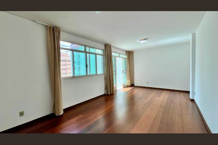 Apartamento à venda com 185m², 4 quartos e 2 vagas Apartamento à venda com 185m², 4 quartos e 2 vagasSala