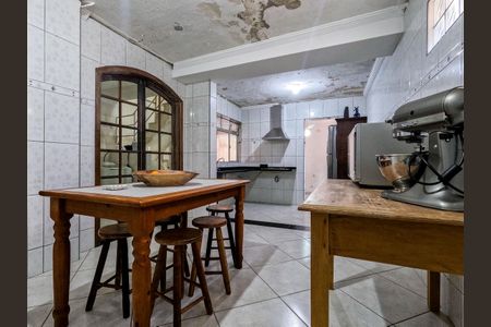 Casa à venda com 111m², 5 quartos e 3 vagas Casa à venda com 111m², 5 quartos e 3 vagasCozinha 1