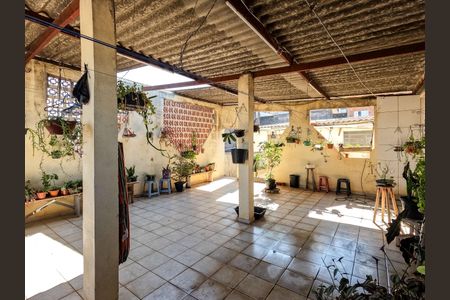 Casa à venda com 111m², 5 quartos e 3 vagas Casa à venda com 111m², 5 quartos e 3 vagasChurrasqueira