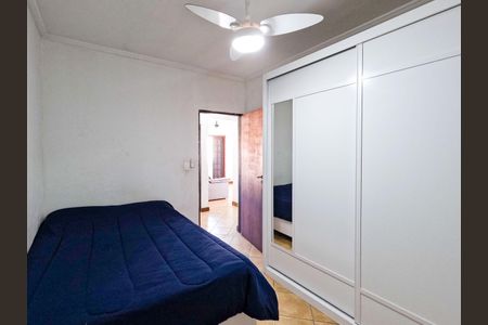 Casa à venda com 111m², 5 quartos e 3 vagas Casa à venda com 111m², 5 quartos e 3 vagasQuarto 2