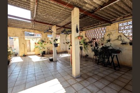 Casa à venda com 111m², 5 quartos e 3 vagas Casa à venda com 111m², 5 quartos e 3 vagasChurrasqueira